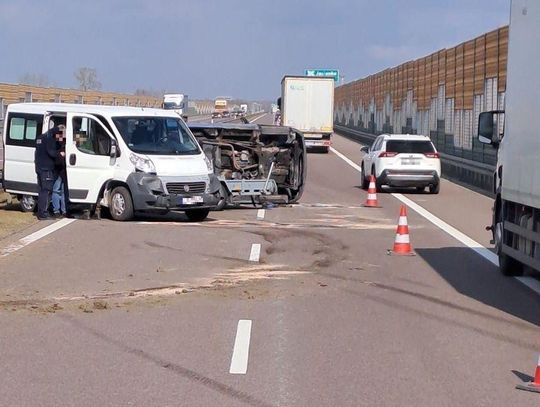 Wypadek na S19 w Terliczce. Bus wjechał w barierki
