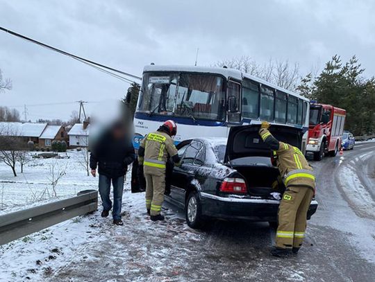 Wypadek w Przeworsku. Zderzenie samochodu z autobusem