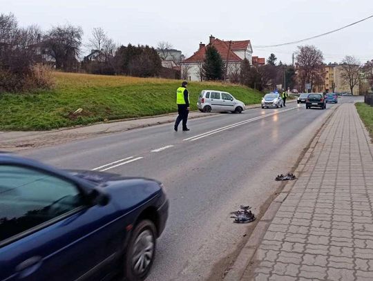 Wypadek w Strzyżowie. Kierujący oplem wjechał w skarpę