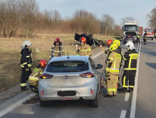 Wypadek w Warzycach. Droga zablokowana, wyznaczono objazdy