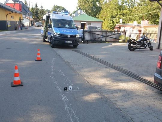 Wypadek z udziałem motocyklisty. 70-latek trafił do szpitala