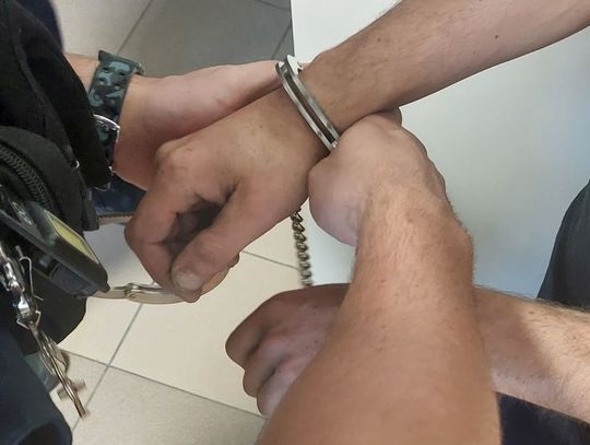 Zabójstwo w Mogielnicy! 31-latek zginął w pożarze, 36-letni znajomy aresztowany [WIDEO]