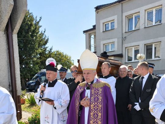 „Zakończyłeś ostatnią drogę na ziemi, rozpocząłeś pełną pokoju drogę do nieba”. Ostatnia droga ks. Stanisława Zbojnowicza