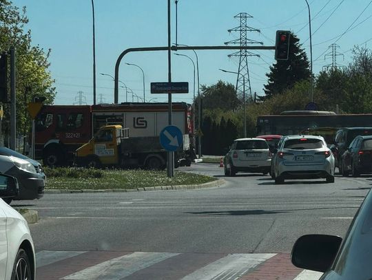 Zderzenie na al. Sikorskiego w Rzeszowie. Jedna osoba w szpitalu, utrudnienia do godz. 17
