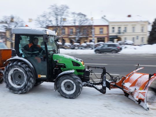 Zima nie odpuszcza w Rzeszowie. Pługi na ulicach, a nocą wielka mobilizacja służb Zima nie odpuszcza w Rzeszowie. Pługi na ulicach, a nocą wielka mobilizacja służb