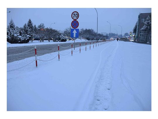 Zima nie wybacza błędów. Policja apeluje: prędkość dopuszczalna to nie zawsze prędkość bezpieczna