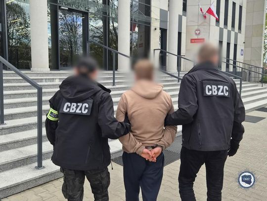 Znany urzędnik i były dyrektor przedszkola aresztowany za posiadanie materiałów z udziałem dzieci!