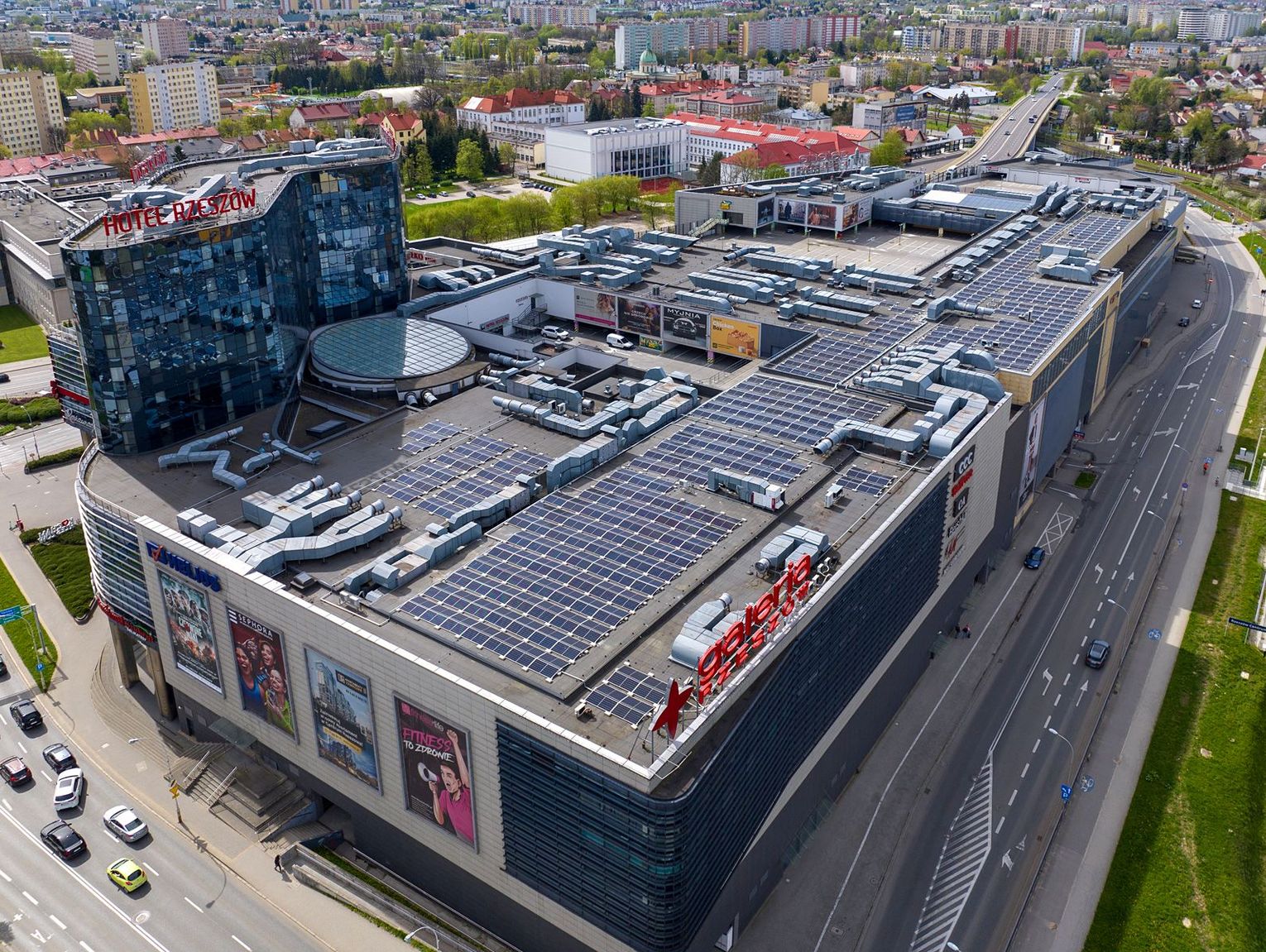 Brawurowa kradzież z włamaniem do jubilera w Galerii Rzeszów! Złodziej wszedł przez dach!