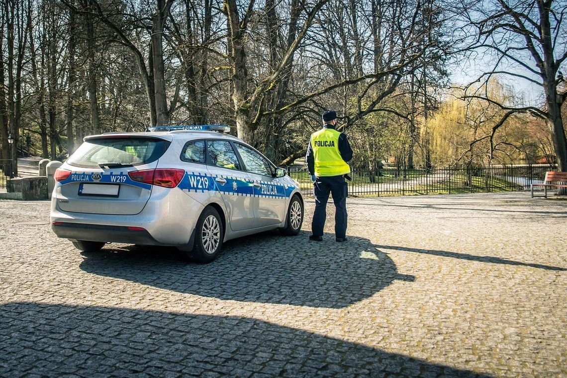 17-latka dostała ataku epilepsji. Pomogli jej policjanci