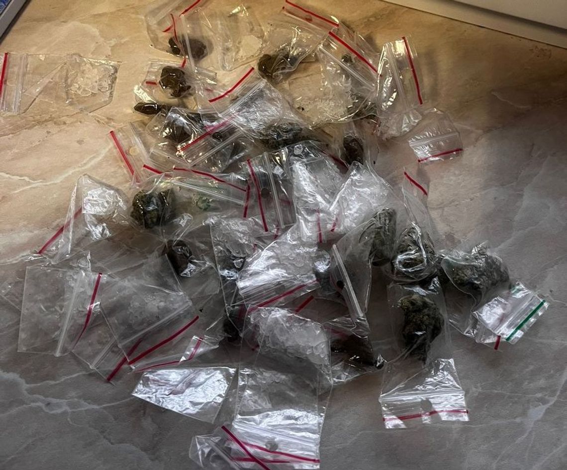 19-latek  zatrzymany za posiadanie narkotyków. Prokurator zastosował dozór policyjny