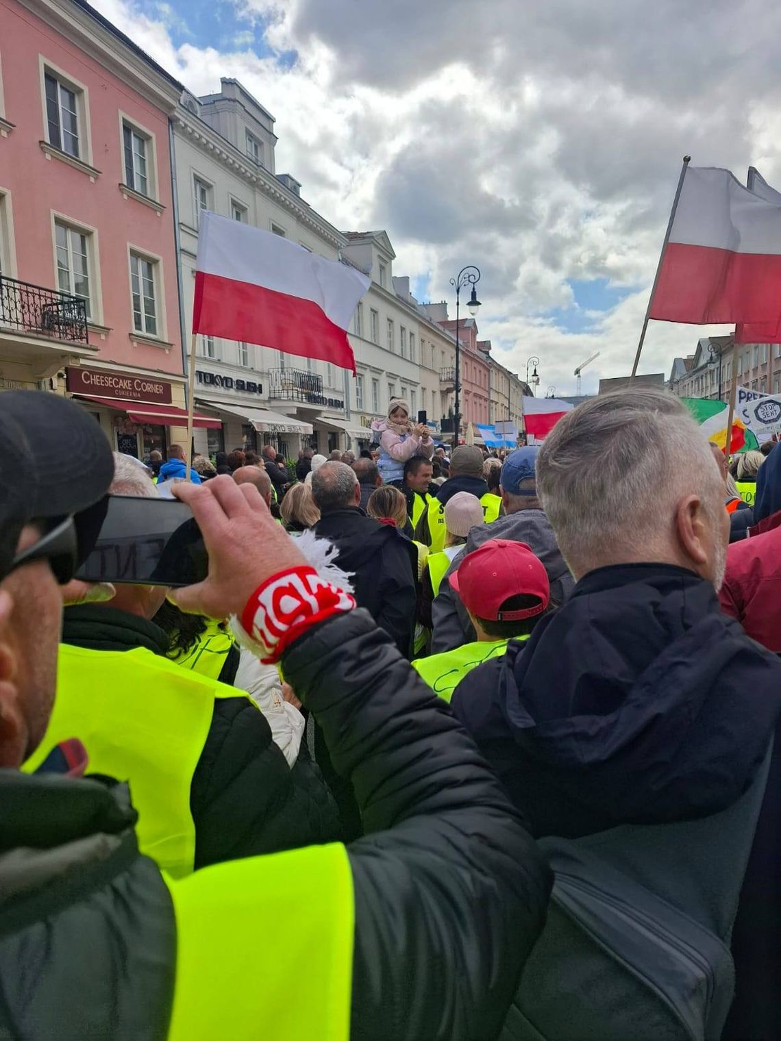 „20 tysięcy za literówkę”. Burza wokół SENT wstrząsa handlem na bazarach