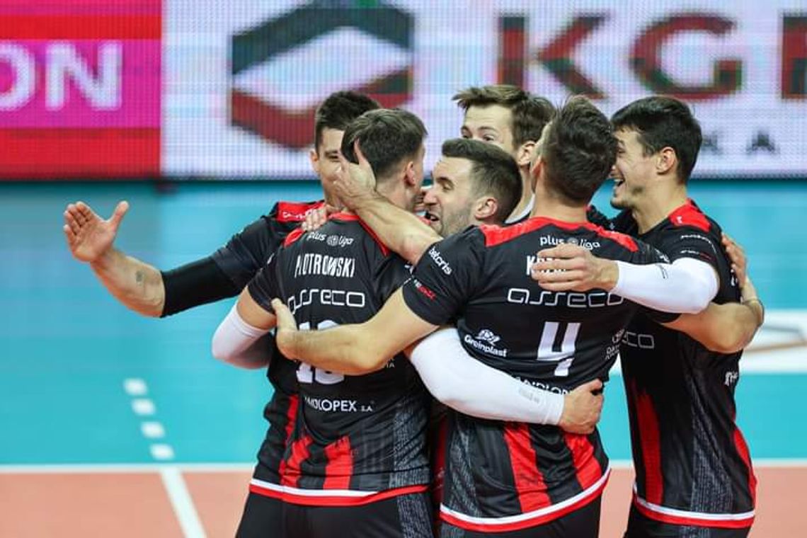 Asseco Resovia Rzeszów wygrywa w klasyku ze Skrą Bełchatów