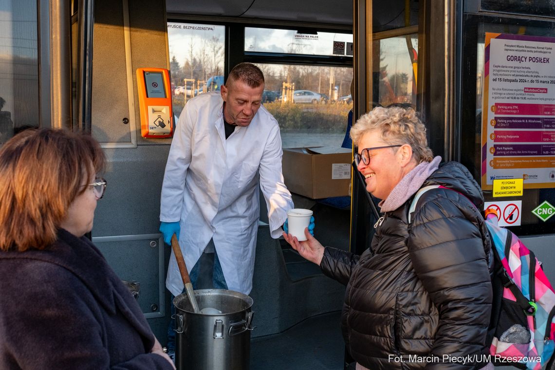 Autobus Ciepła znów kursuje po Rzeszowie