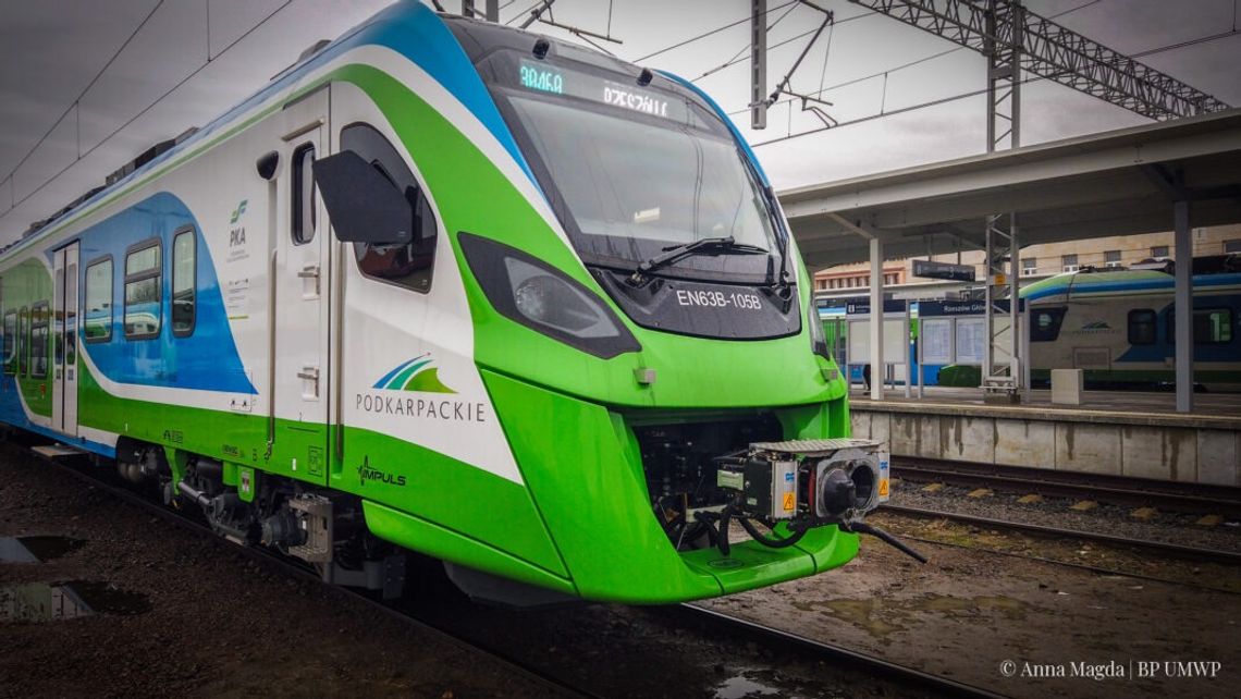 Awantura w pociągu POLREGIO. Pijany pasażer „na gapę” zatrzymany przez strażników ochrony kolei