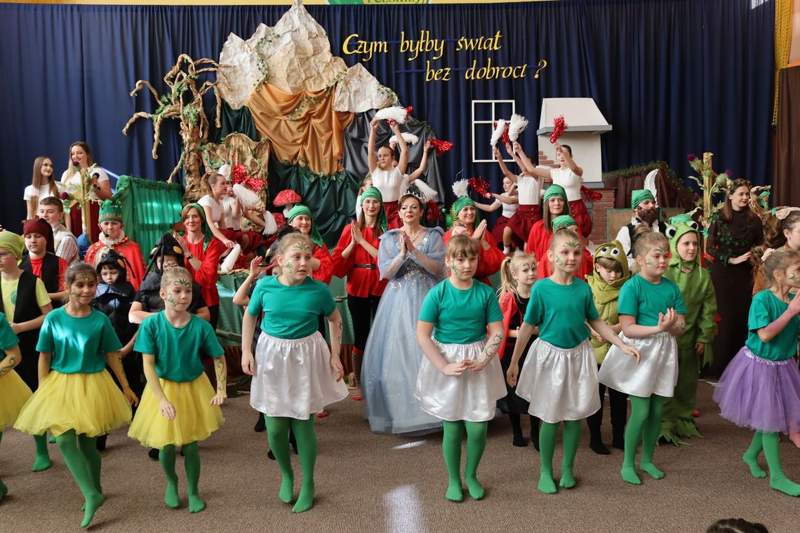 Baśniowa Gala w Niedźwiadzie. X edycja Ogólnopolskiego Konkursu Artystycznego [ZDJĘCIA]