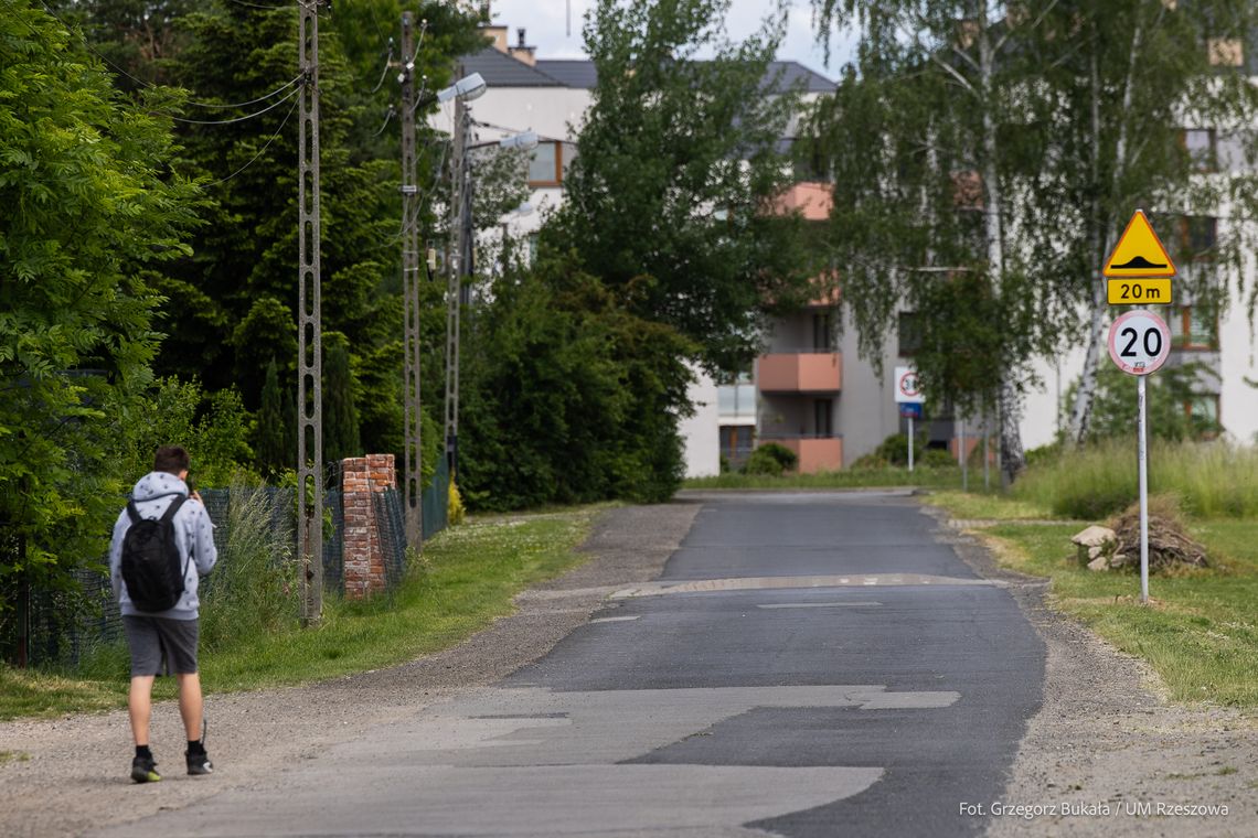 Bezpieczna droga do rozbudowanej szkoły. Rusza ważna inwestycja na rzeszowskim Staromieściu Bezpieczna droga do rozbudowanej szkoły. Rusza ważna inwestycja na rzeszowskim Staromieściu