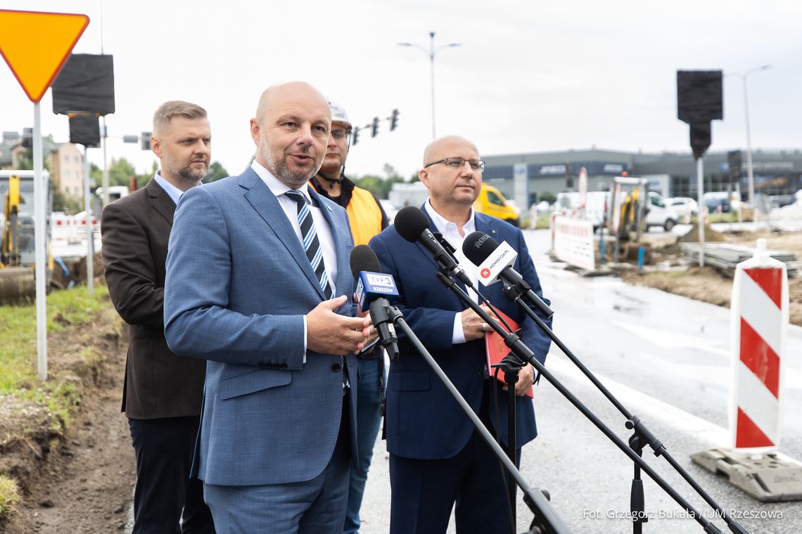 Blisko 5 mln zł dodatkowych środków na inwestycję łącząca Słocinę z Zalesiem