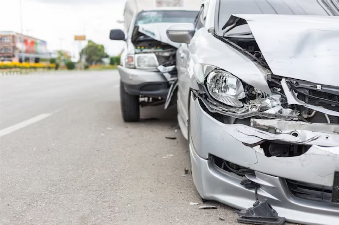 BMW uderzyło w renault. 3 osoby ranne w tym 2-letnie dziecko!