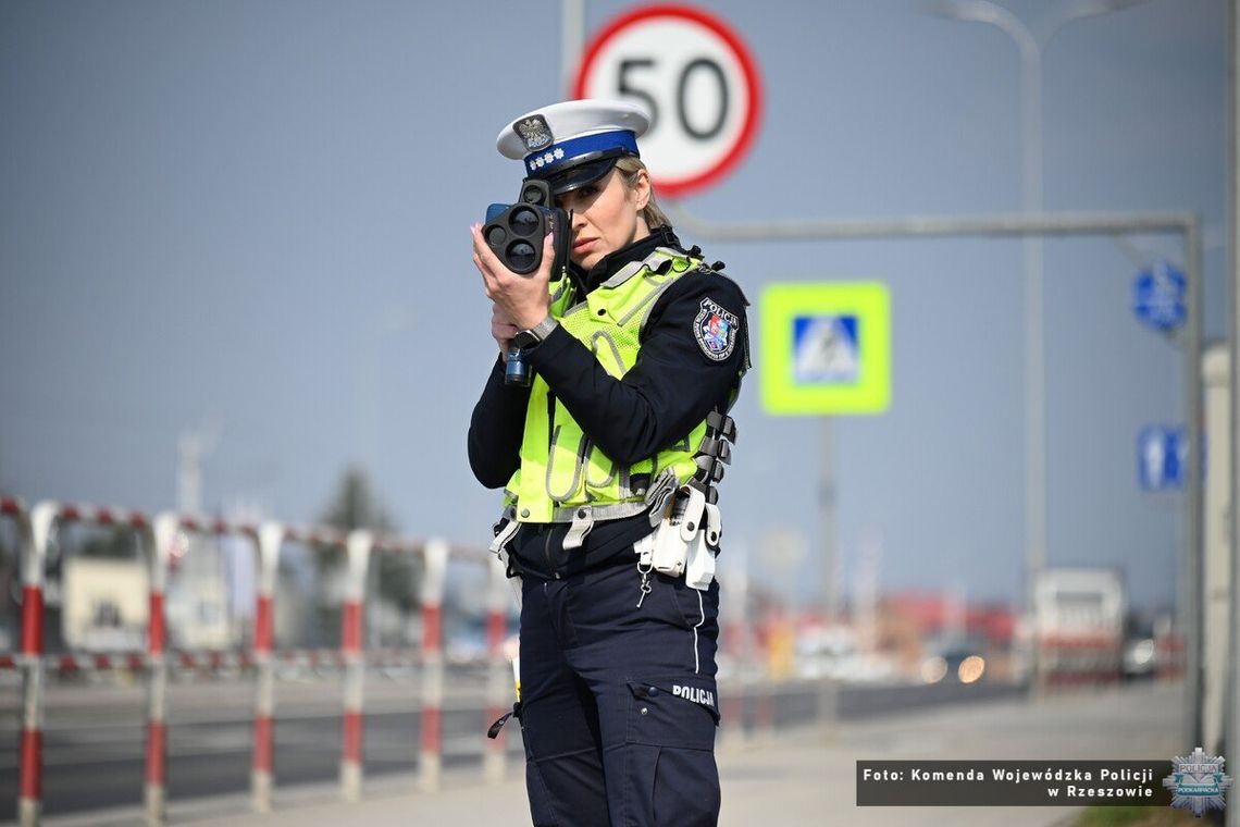 Brawura na drogach. Kierowcy stracili prawa jazdy za rażące przekroczenia prędkości