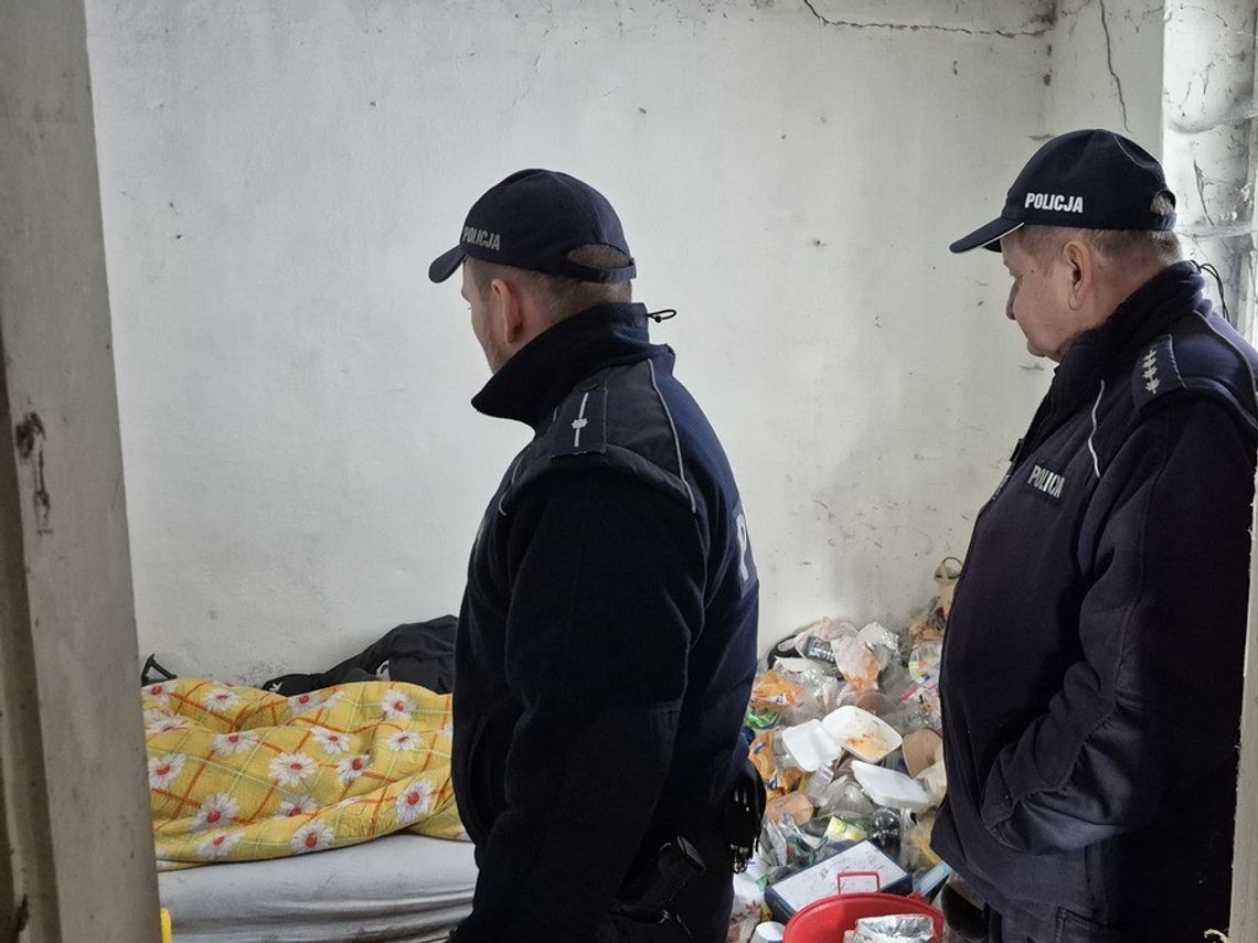 Był bezdomny, ale poszukiwany. Zamiast marznąć, trafi do więzienia