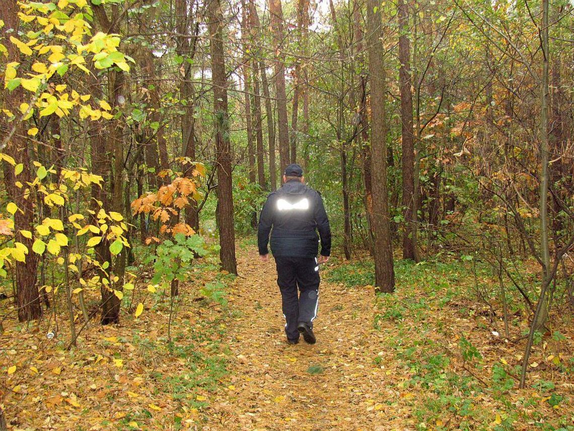 Chwile grozy w lesie. Mężczyzna z urazem nogi zgubił się na grzybobraniu