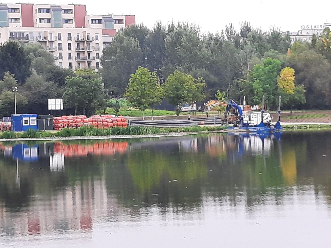 Ciężki sprzęt już na miejscu. Wkrótce rusza odmulanie zalewu w Rzeszowie