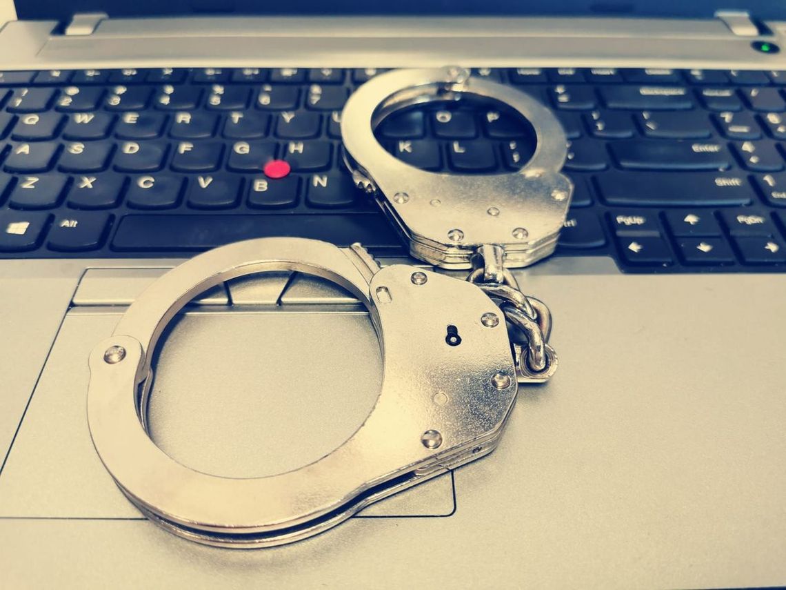Cyberoszuści zaatakowali w Rzeszowie. Trzy osoby straciły łącznie blisko pół miliona złotych!