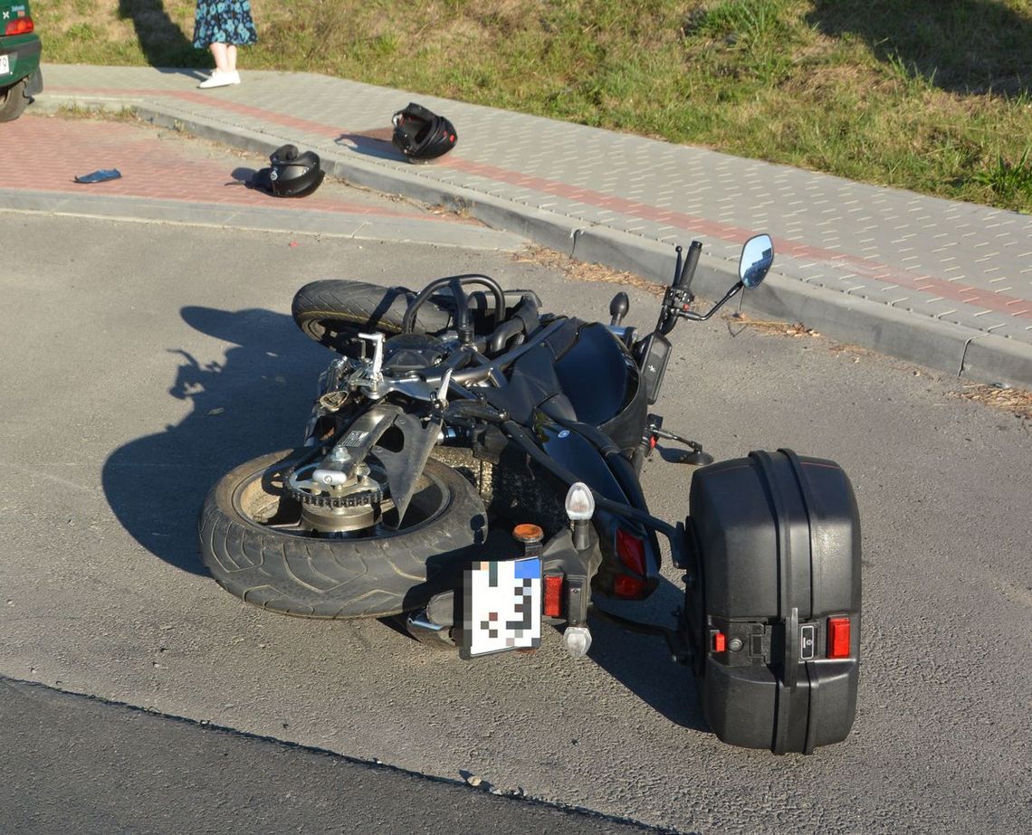 Dwie osoby trafiły do szpitala na skutek zderzenia opla z motocyklem