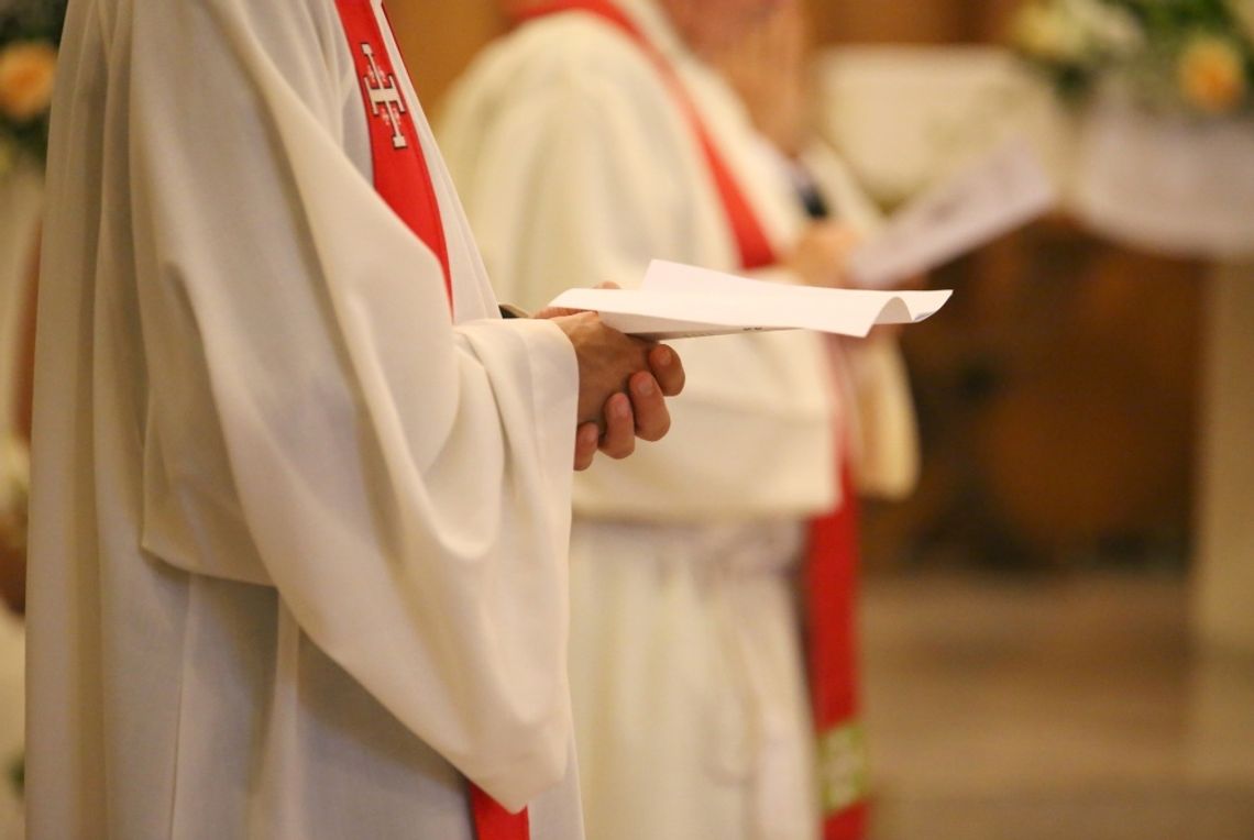 Działacz PiS, romans księdza z żoną, nagrania i sąd. Czego tej historii nie ma?