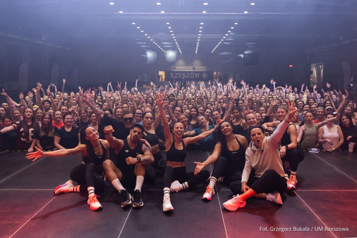 Dzień Kobiet na sportowo. "Healthy Day" z Anna Lewandowska przyciągnął tłumy [ZDJĘCIA]