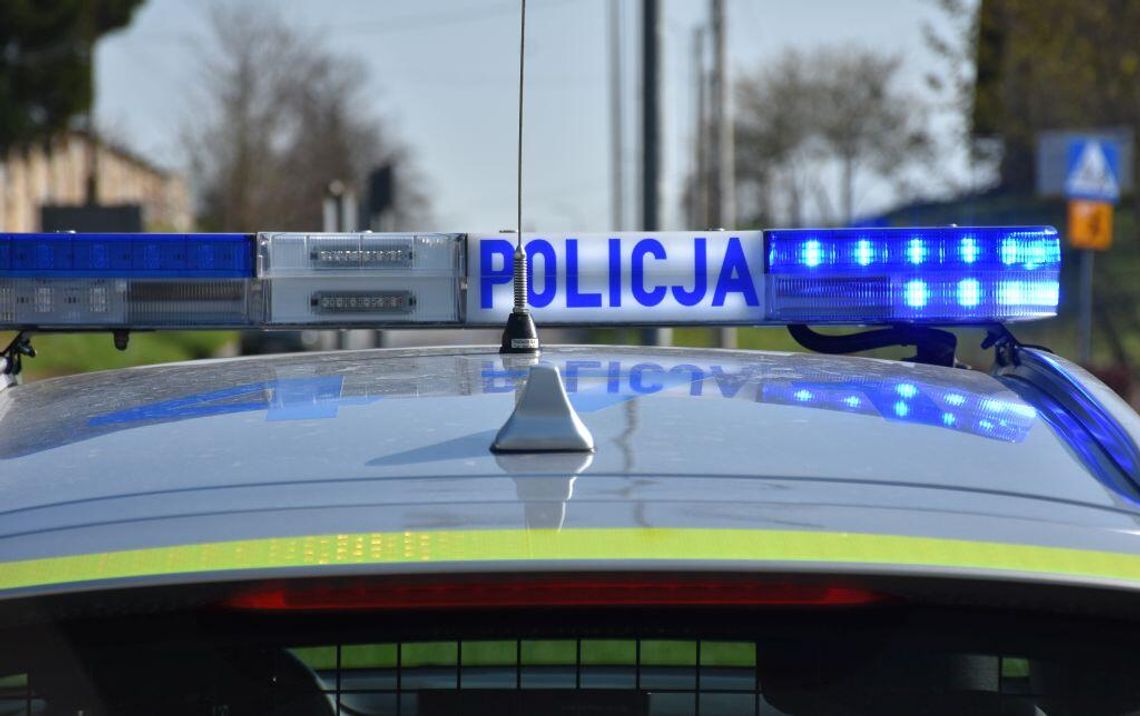Dziewczynka uderzyła głową w ogrodzenie. Pomogli policjanci