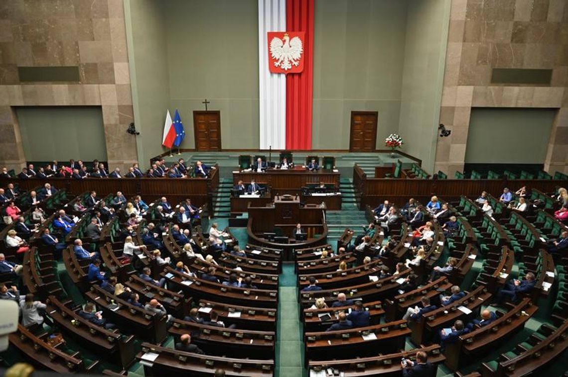 Dziś pierwsze posiedzenie Sejmu. Poznamy jaka większość rządzi w Polsce!