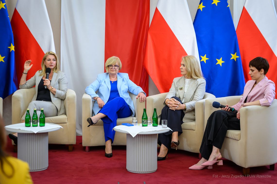 Europa jest kobietą. Debata o przyszłości Polski i Europy w Rzeszowie Europa jest kobietą. Debata o przyszłości Polski i Europy w Rzeszowie