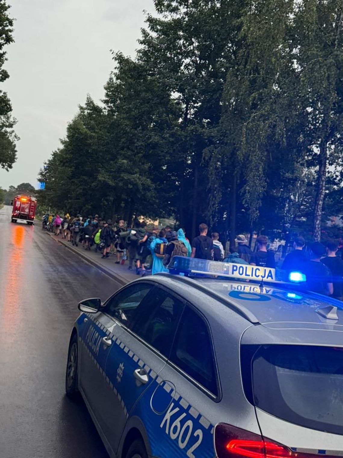Ewakuacje obozów na Podkarpaciu. Ewakuowano kilkaset dzieci i młodzieży [ZDJĘCIA]