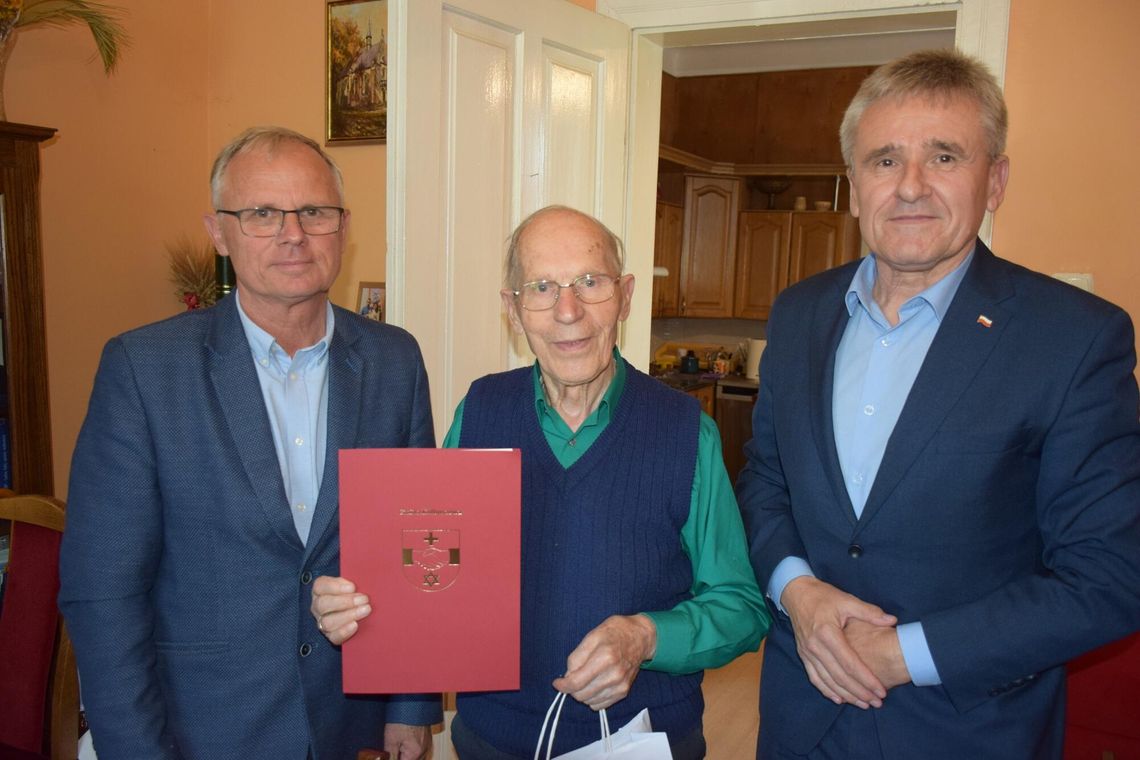 Franciszek Batory odznaczony Medalem Pro Bono Poloniae