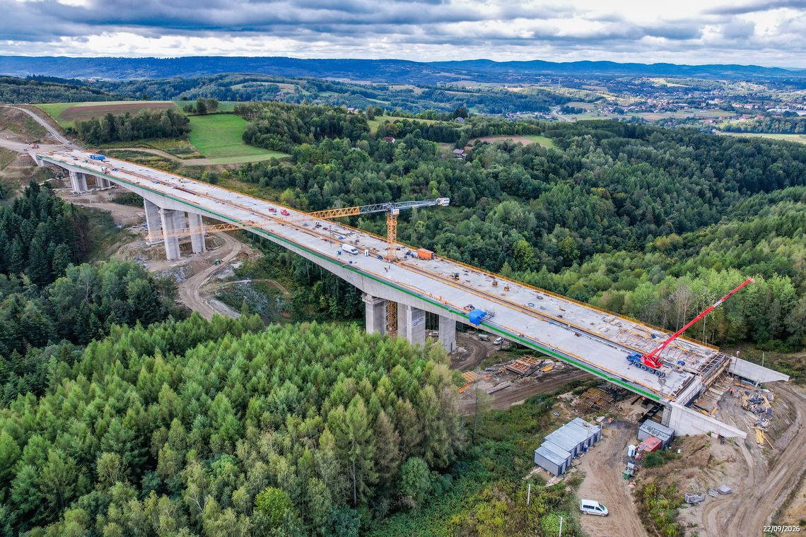 Gigantyczna estakada na S19 coraz bliżej gotowości. Wykorzystano ponad 22 tys. m³ betonu Gigantyczna estakada na S19 coraz bliżej gotowości. Wykorzystano ponad 22 tys. m³ betonu