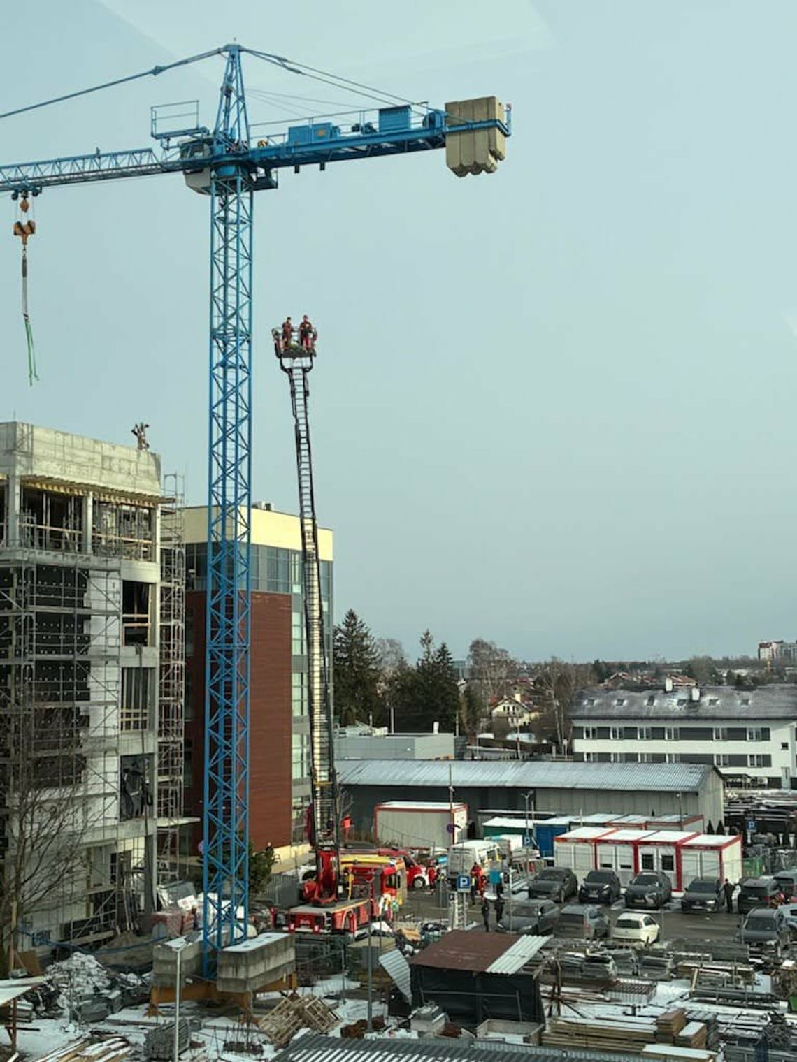 Groźna sytuacja na placu budowy przy Szpitalu Specjalistycznym PRO-FAMILIA [ZDJĘCIA]