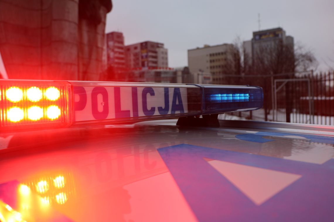 Huk i błyski jak podczas bombardowania. Panika na osiedlu Mieszka I, w tle nocna interwencja policji Huk i błyski jak podczas bombardowania. Panika na osiedlu Mieszka I, w tle nocna interwencja policji