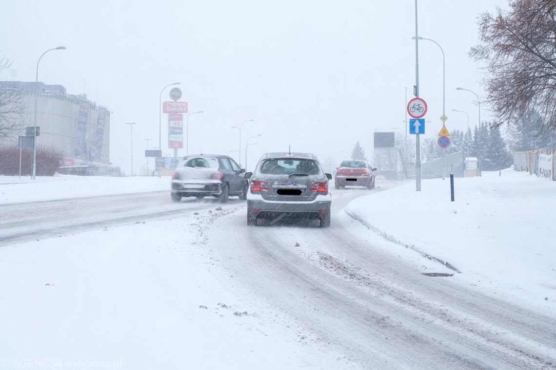 Intensywne opady śniegu na Podkarpaciu. Niemalże 200 sobotnich interwencji strażaków!