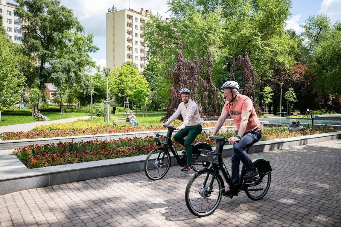 Jaśkowiak i Fijołek na rowerach