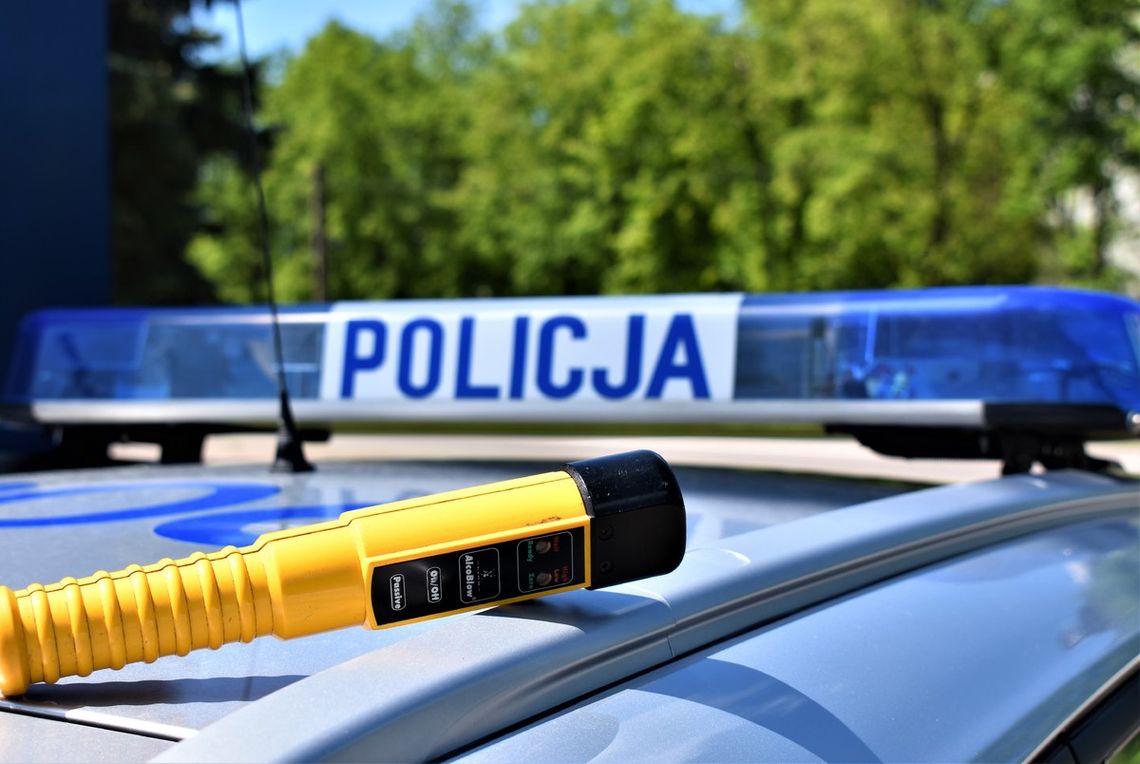 Jechał slalomem po Warszawskiej i odbijał się od barierek. 32-latek miał 3,5 promila alkoholu