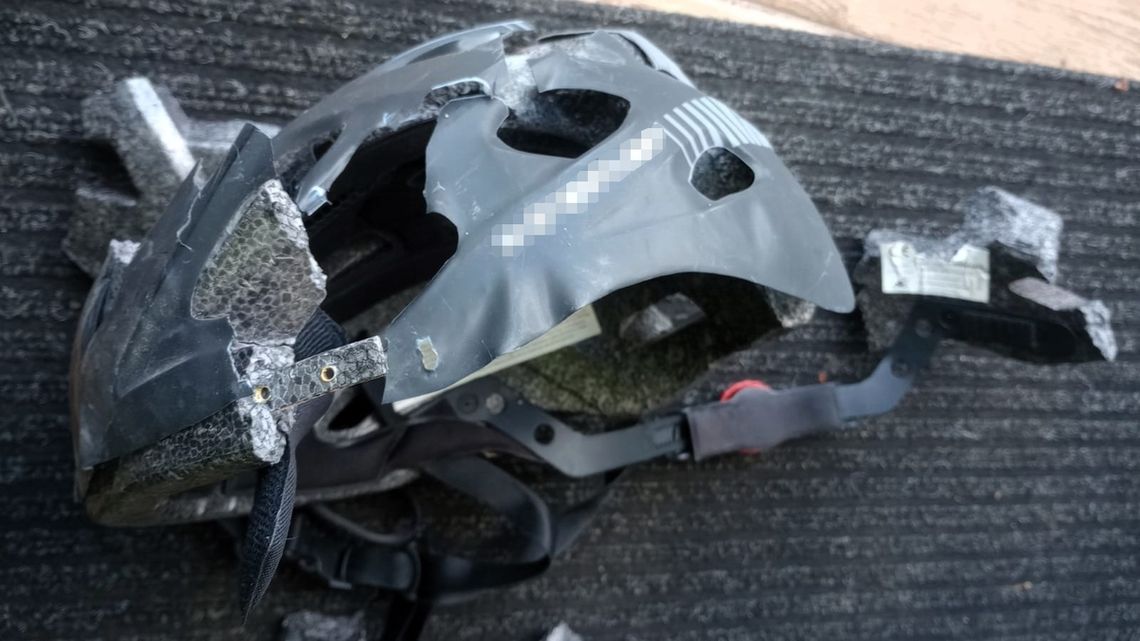 Kask uratował życie 11-latkowi. Chłopiec zderzył się na rowerze z ciężarówką