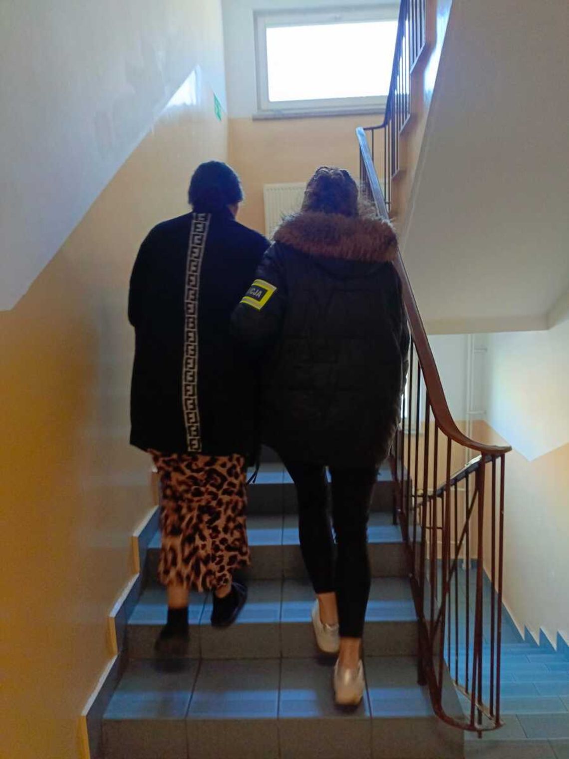 „Koce grozy” i kradzież na tysiące złotych. Szajka z Opolszczyzny w rękach niżańskich policjantów