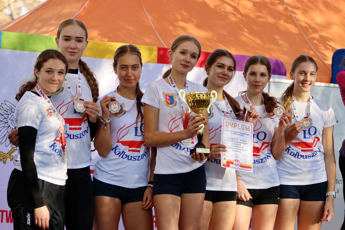 Kolbuszowskie licealistki Wicemistrzyniami Polski Szkół Średnich Kolbuszowskie licealistki Wicemistrzyniami Polski Szkół Średnich