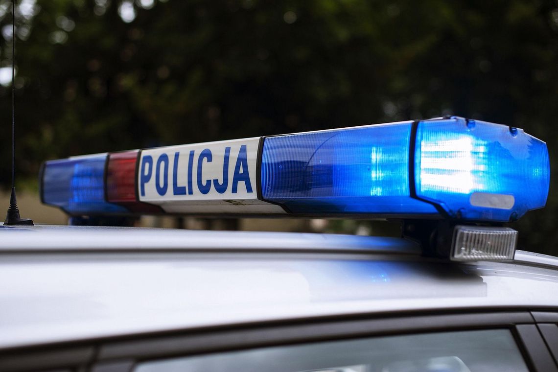 Kolizja dwóch samochodów. Jedna osoba trafiła do szpitala
