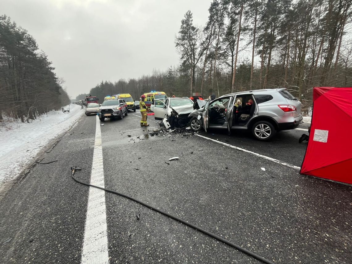 Koszmarny wypadek w Głogowie Młp. Zginęła 12-letnia dziewczynka i starsze małżeństwo Koszmarny wypadek w Głogowie Młp. Zginęła 12-letnia dziewczynka i starsze małżeństwo