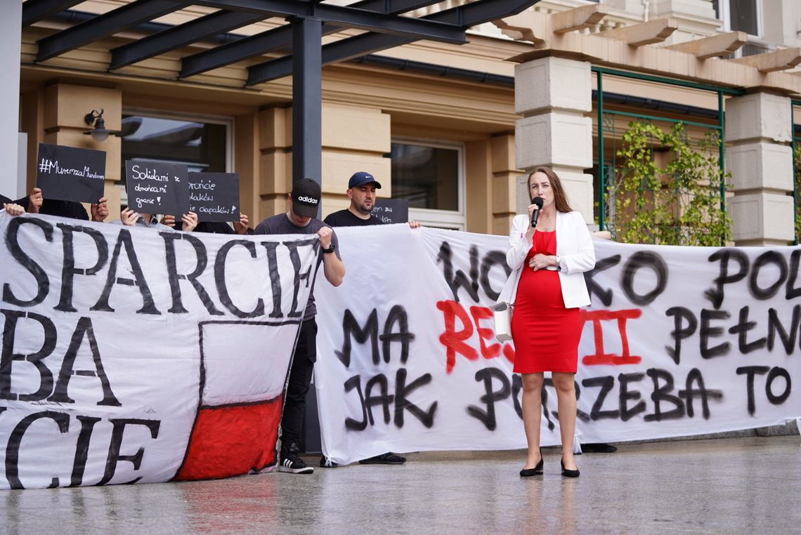 Manifestacja "Murem za Polskim Mundurem" pod PUW [FOTO]