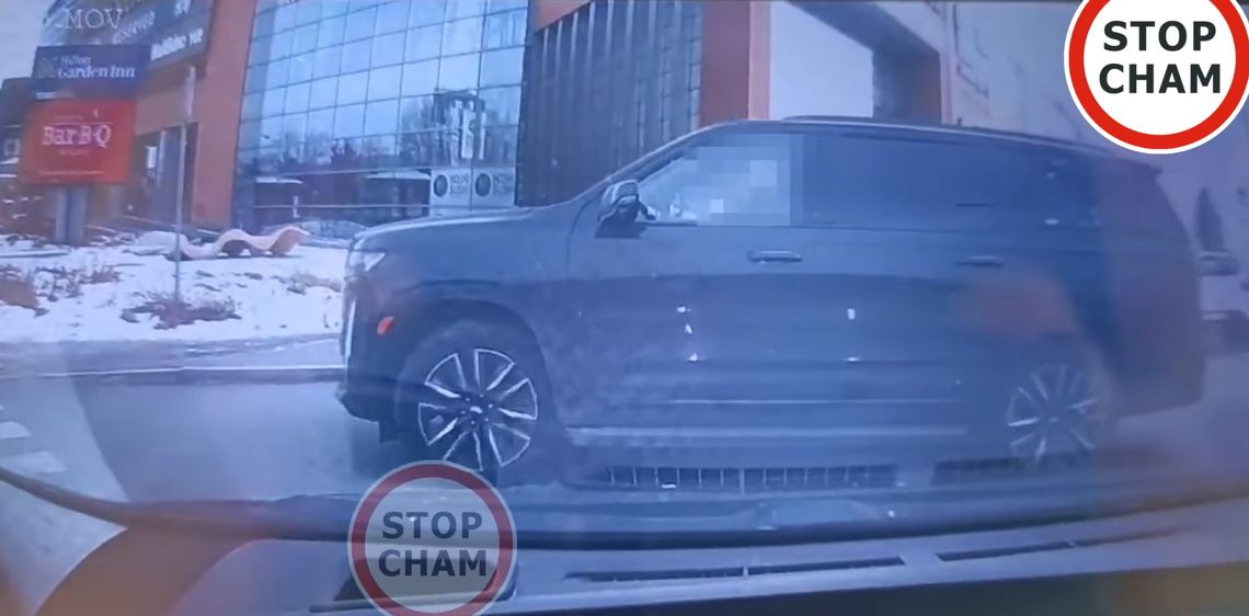 Menedżer żużlowej Stali Rzeszów bohaterem nagrania „Stop Cham”. Nagrał go kierowca Bolta [WIDEO]