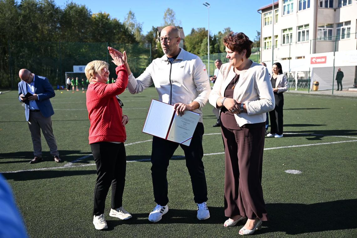 Minister sportu na Podkarpaciu. 7,8 mln zł na modernizację 19 Orlików w regionie Minister sportu na Podkarpaciu. 7,8 mln zł na modernizację 19 Orlików w regionie
