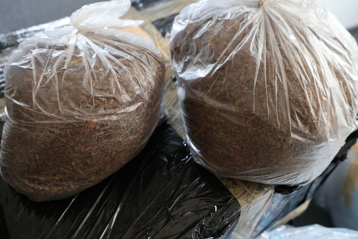 Młoda kobieta z Tyczyna handlowała tytoniem bez akcyzy. Grozi jej 5 lat więzienia